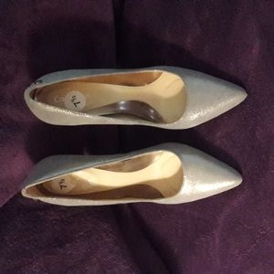 NWOT Calvin Klein silver sparkly shoes 7